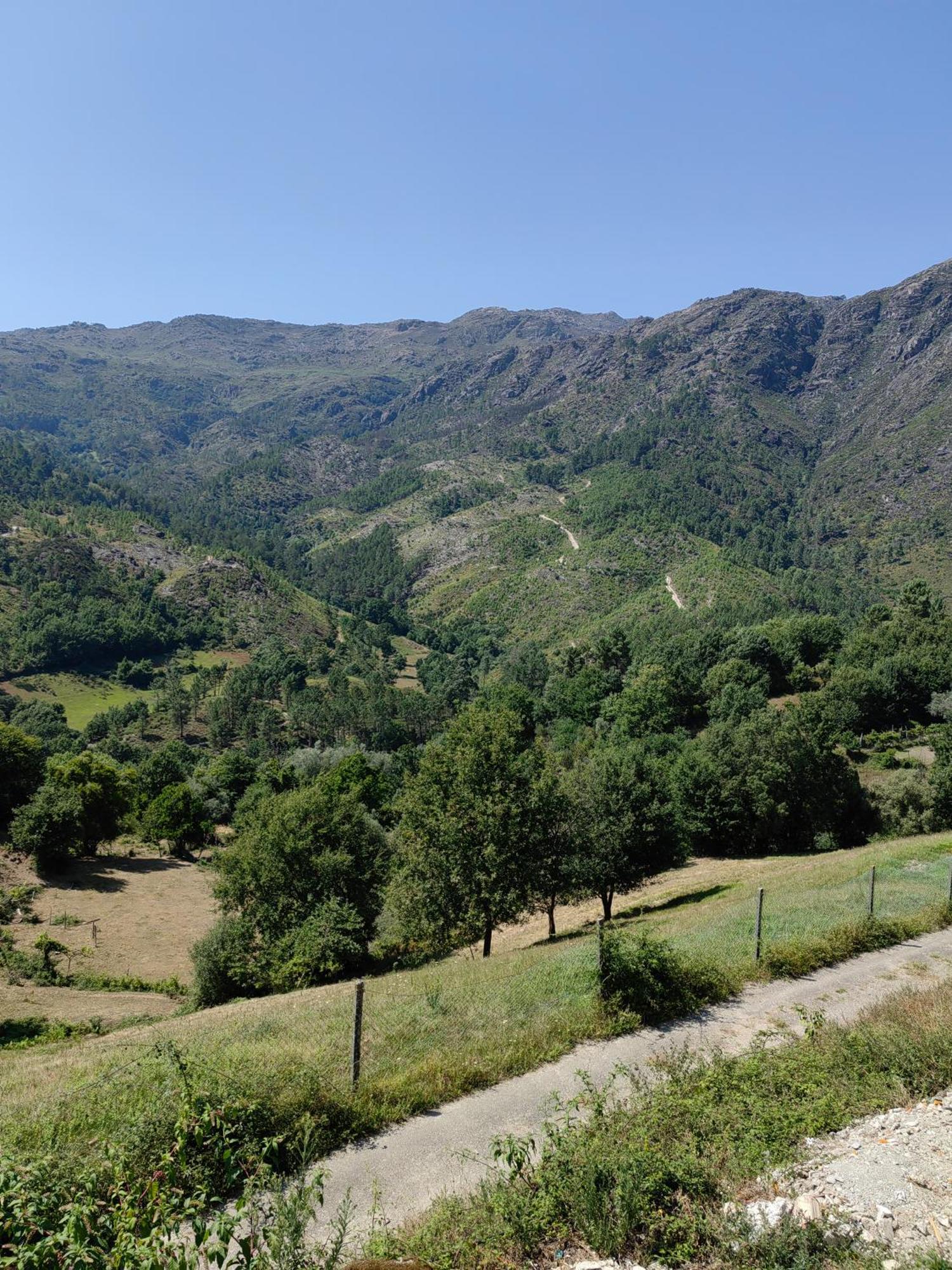 Vale Das 7Lagoas Geres Luaran gambar